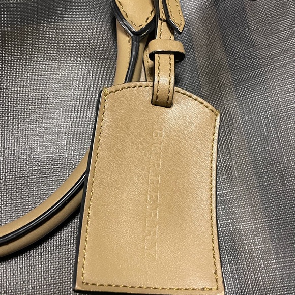 Unisex Burberry laptop crossbody bag. 2-toned Checked Briefcase w/ zip closure. - Picture 2 of 8